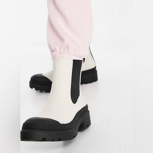 PULL & BEAR BLACK & WHITE ANKLE RAIN BOOT  WELLIE 10 M IN EXCELLENT CONDITION.